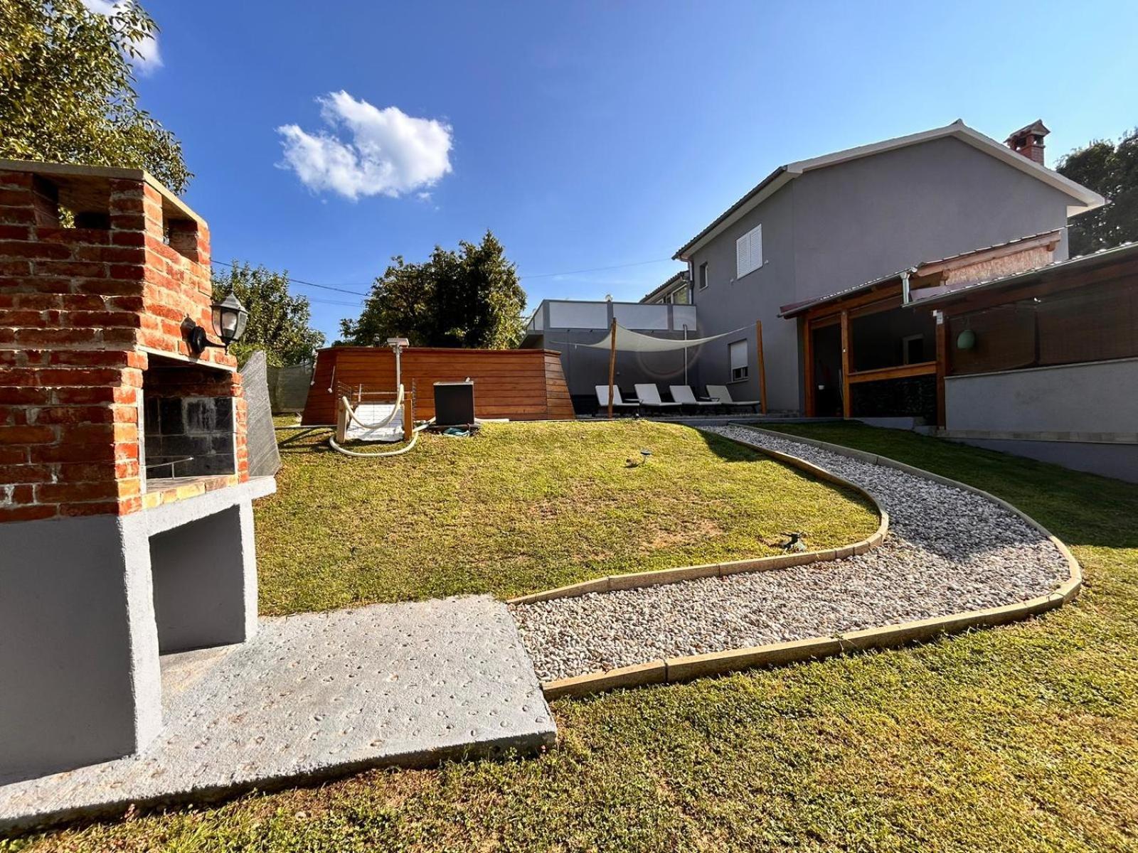 Apartman Goga With Pool And Jacuzzi Labin  Exterior foto